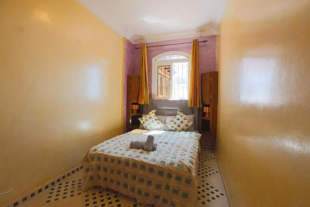 Studio room with golden walls